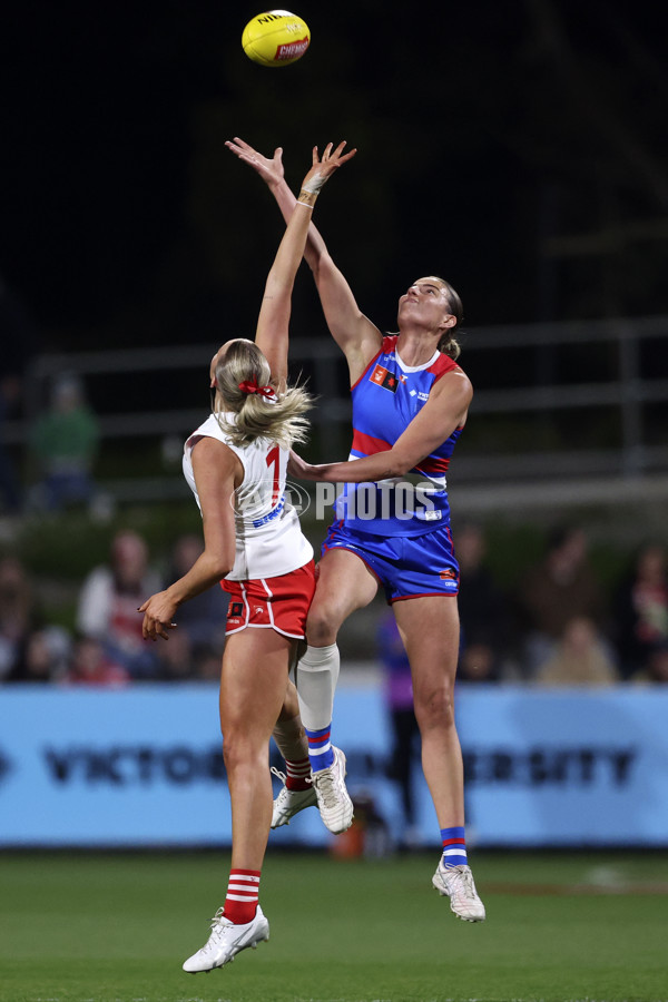AFLW 2024 Round 05 - Western Bulldogs v Sydney - A-54369507