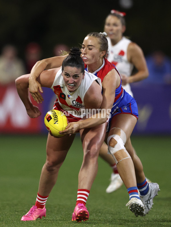 AFLW 2024 Round 05 - Western Bulldogs v Sydney - A-54369508