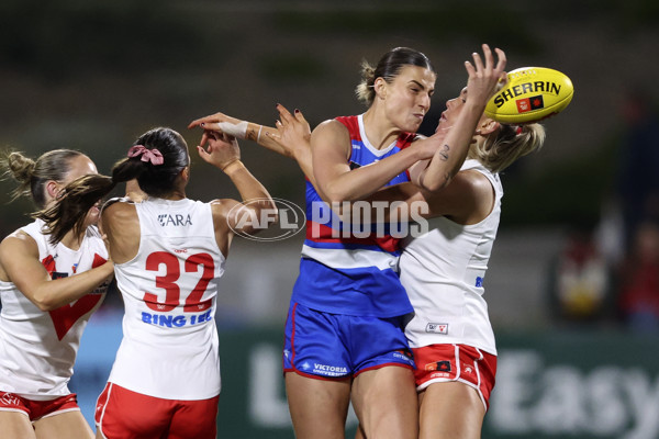 AFLW 2024 Round 05 - Western Bulldogs v Sydney - A-54370174
