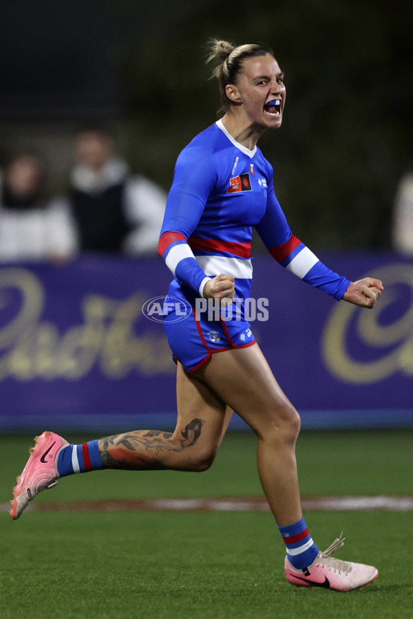 AFLW 2024 Round 05 - Western Bulldogs v Sydney - A-54370202