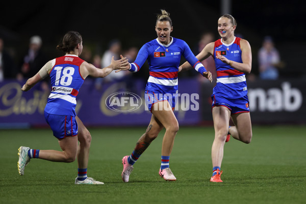 AFLW 2024 Round 05 - Western Bulldogs v Sydney - A-54372558