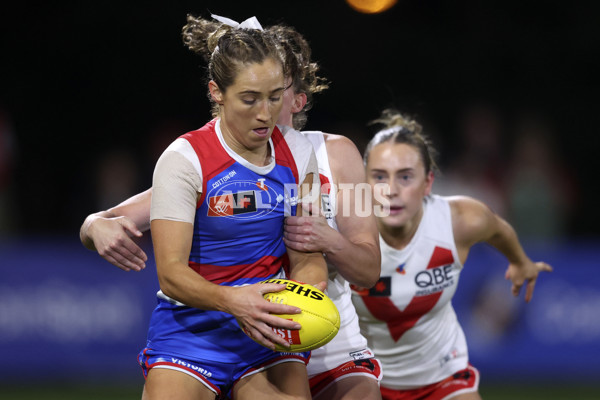 AFLW 2024 Round 05 - Western Bulldogs v Sydney - A-54372564