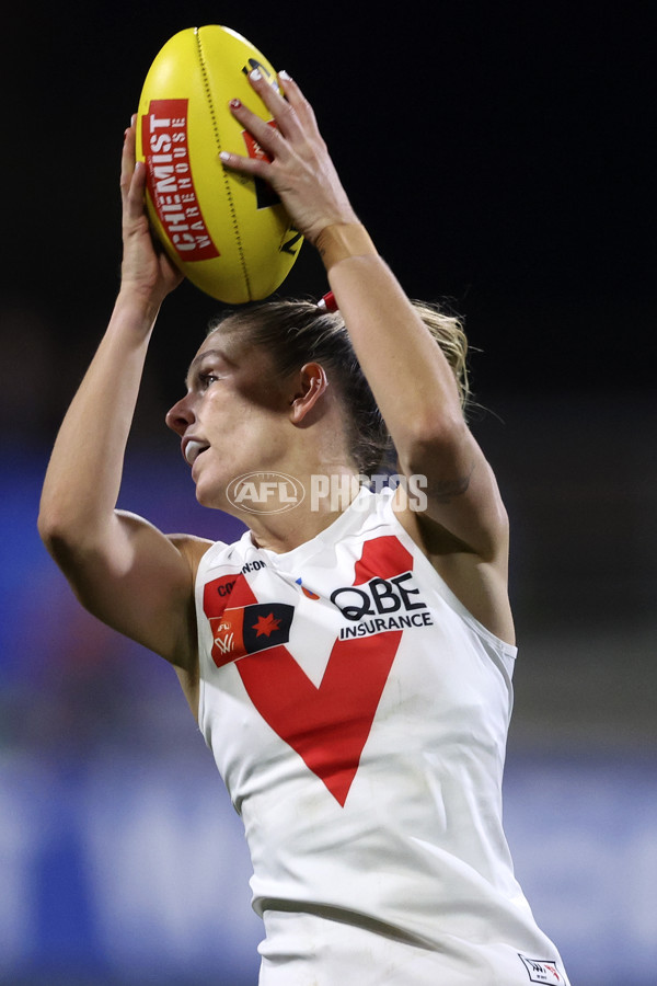AFLW 2024 Round 05 - Western Bulldogs v Sydney - A-54372585