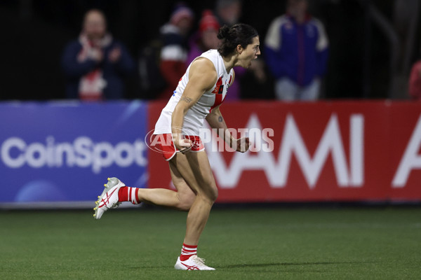 AFLW 2024 Round 05 - Western Bulldogs v Sydney - A-54373453