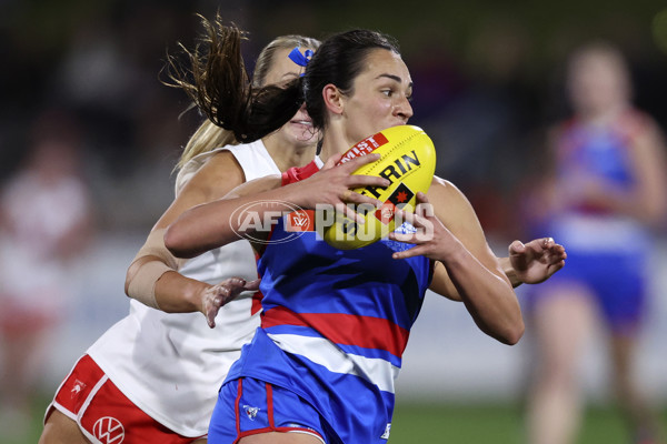 AFLW 2024 Round 05 - Western Bulldogs v Sydney - A-54373459