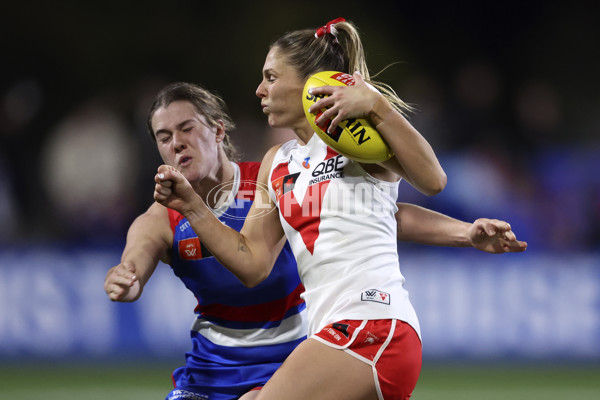 AFLW 2024 Round 05 - Western Bulldogs v Sydney - A-54373461