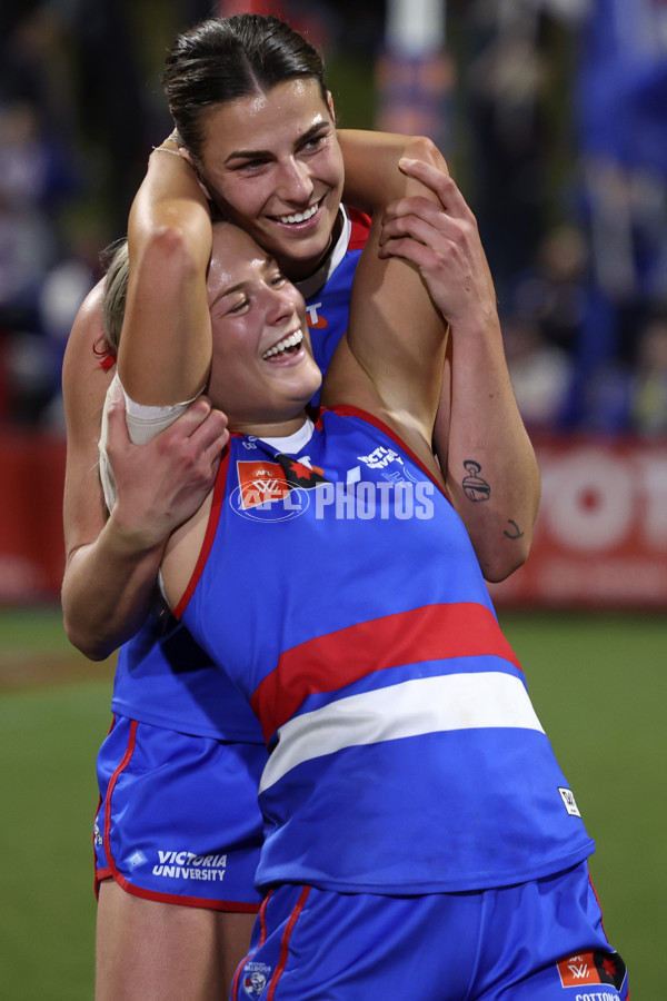 AFLW 2024 Round 05 - Western Bulldogs v Sydney - A-54373503