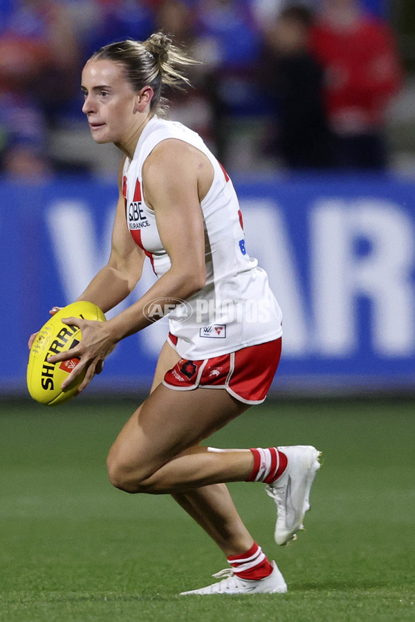 AFLW 2024 Round 05 - Western Bulldogs v Sydney - A-54373543