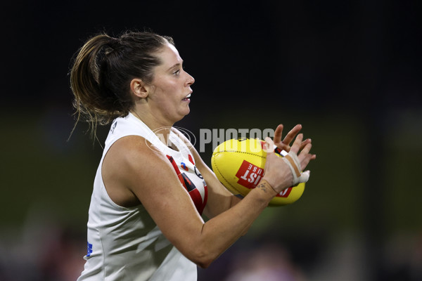 AFLW 2024 Round 05 - Western Bulldogs v Sydney - A-54373545