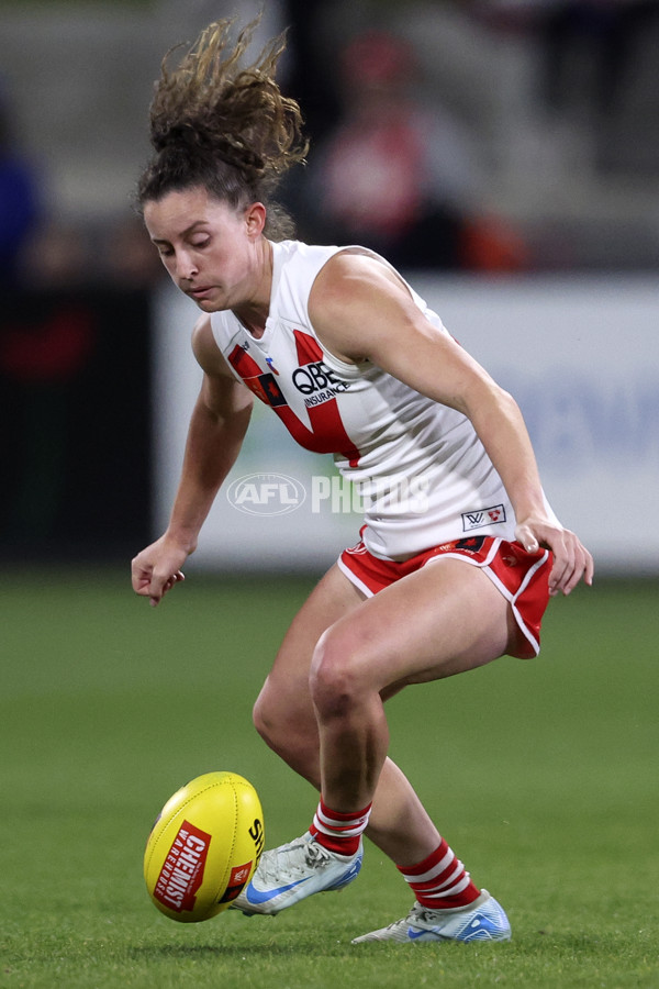 AFLW 2024 Round 05 - Western Bulldogs v Sydney - A-54373547