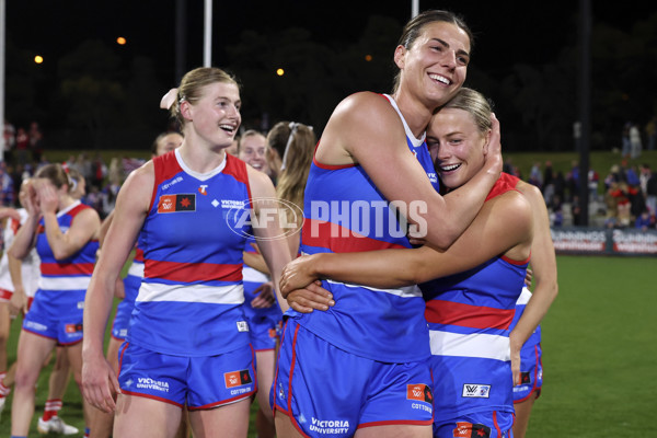 AFLW 2024 Round 05 - Western Bulldogs v Sydney - A-54375079