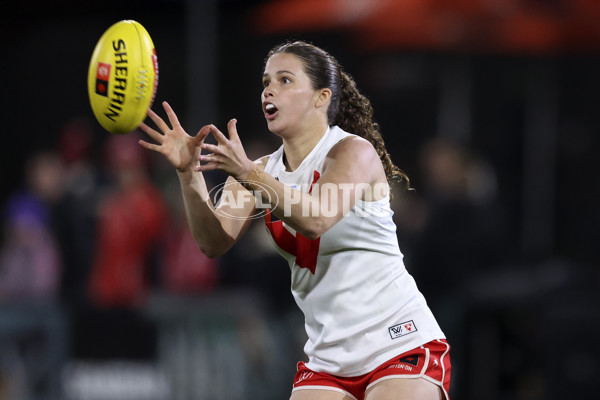 AFLW 2024 Round 05 - Western Bulldogs v Sydney - A-54375090