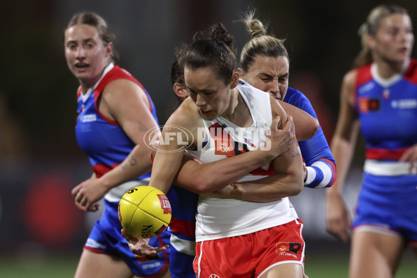 AFLW 2024 Round 05 - Western Bulldogs v Sydney - A-54375099