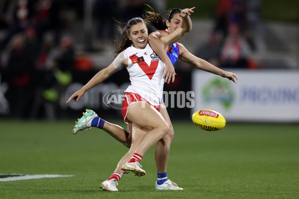 AFLW 2024 Round 05 - Western Bulldogs v Sydney - A-54376794