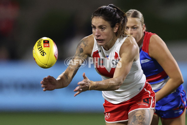 AFLW 2024 Round 05 - Western Bulldogs v Sydney - A-54376795