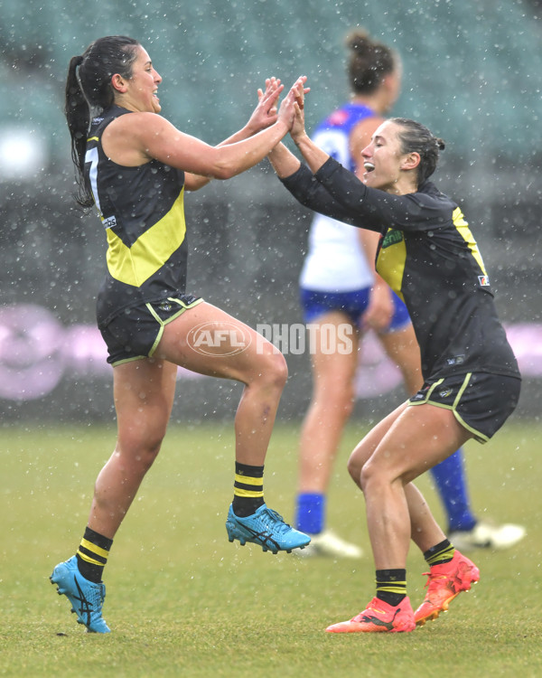 AFLW 2024 Round 05 - North Melbourne v Richmond - A-54455702
