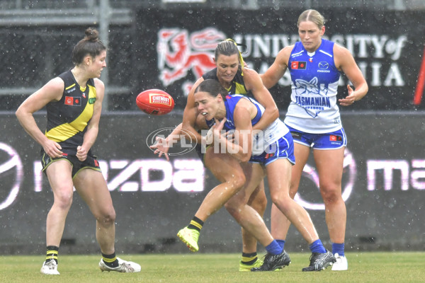 AFLW 2024 Round 05 - North Melbourne v Richmond - A-54455744