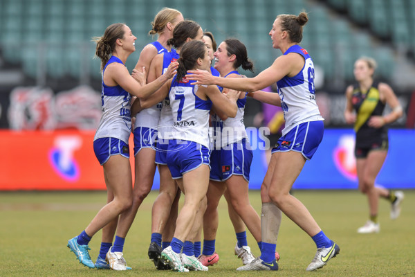 AFLW 2024 Round 05 - North Melbourne v Richmond - A-54466784