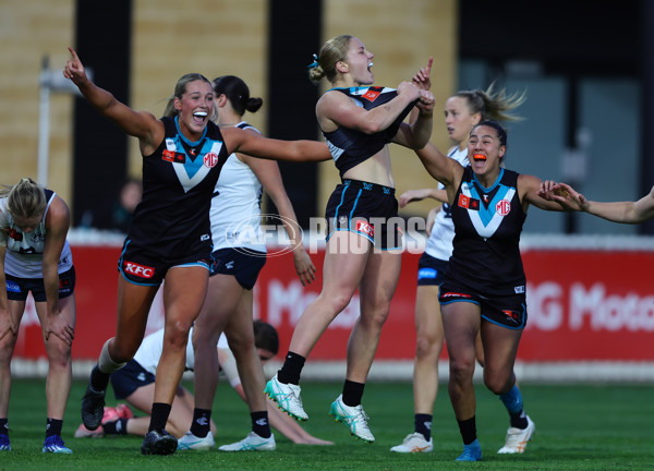 AFLW 2024 Round 05 - Port Adelaide v Carlton - A-54475524