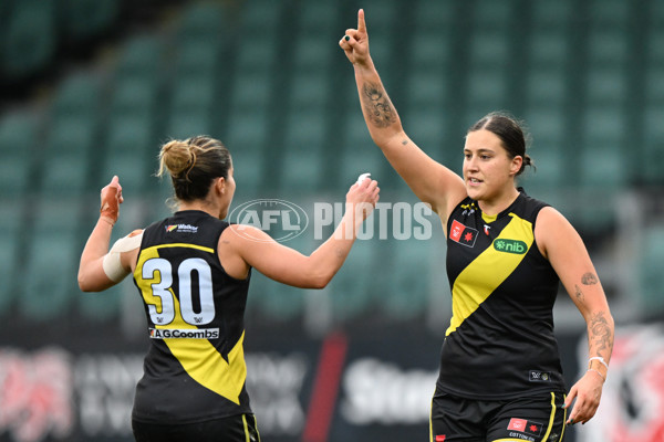 AFLW 2024 Round 05 - North Melbourne v Richmond - A-54483333