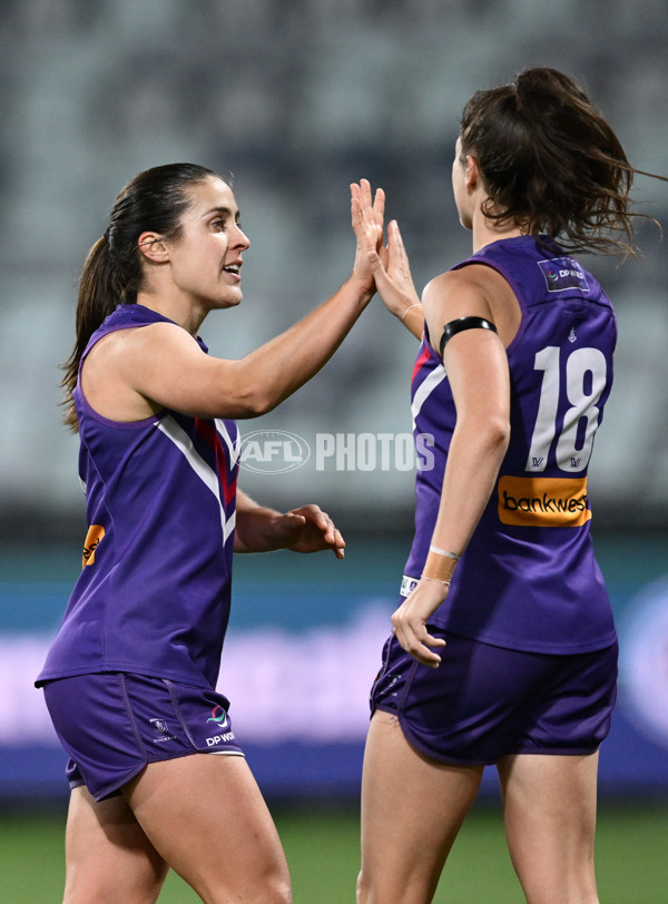 AFLW 2024 Round 06 - Geelong v Fremantle - A-54491796
