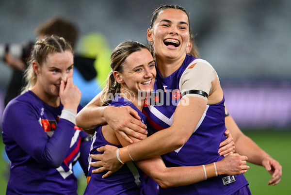 AFLW 2024 Round 06 - Geelong v Fremantle - A-54493914