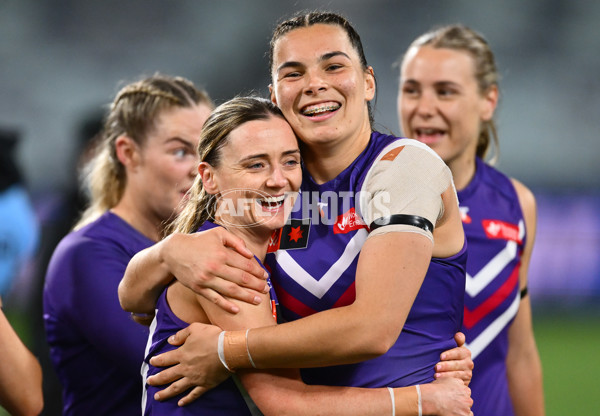 AFLW 2024 Round 06 - Geelong v Fremantle - A-54494598