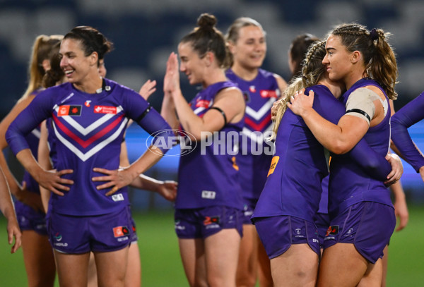 AFLW 2024 Round 06 - Geelong v Fremantle - A-54494599