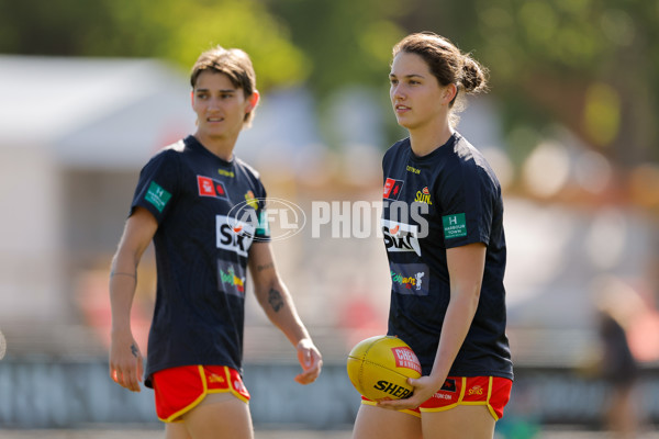 AFLW 2024 Round 06 - Hawthorn v Gold Coast - A-54551602