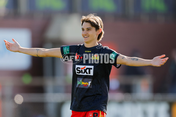 AFLW 2024 Round 06 - Hawthorn v Gold Coast - A-54559599