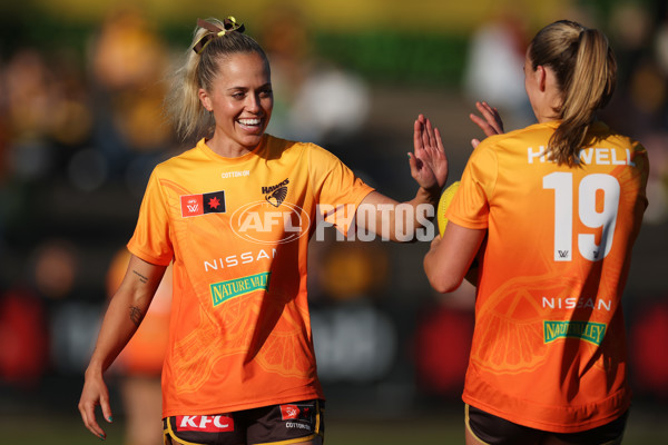 AFLW 2024 Round 06 - Hawthorn v Gold Coast - A-54560667