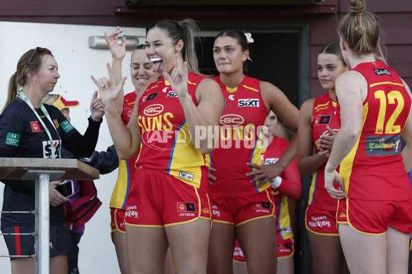 AFLW 2024 Round 06 - Hawthorn v Gold Coast - A-54568496