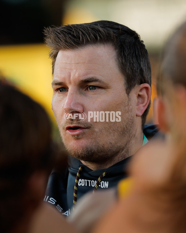 AFLW 2024 Round 06 - Hawthorn v Gold Coast - A-54568567