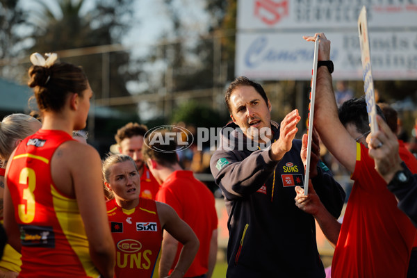 AFLW 2024 Round 06 - Hawthorn v Gold Coast - A-54568569