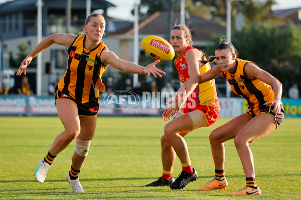 AFLW 2024 Round 06 - Hawthorn v Gold Coast - A-54568570