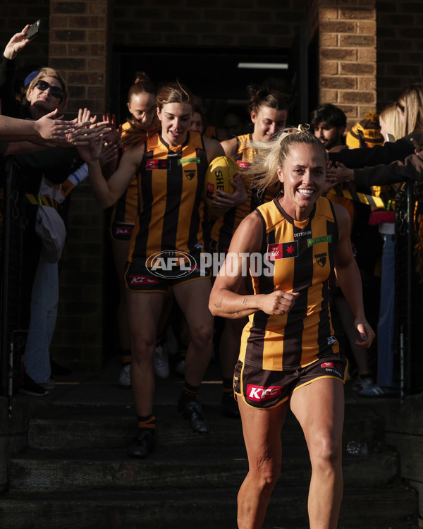 AFLW 2024 Round 06 - Hawthorn v Gold Coast - A-54568923