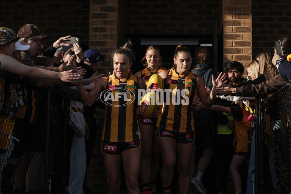 AFLW 2024 Round 06 - Hawthorn v Gold Coast - A-54568924