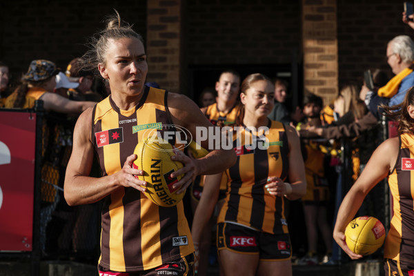 AFLW 2024 Round 06 - Hawthorn v Gold Coast - A-54568925