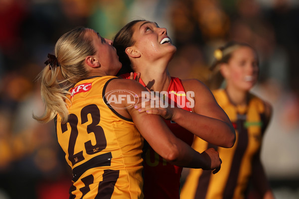 AFLW 2024 Round 06 - Hawthorn v Gold Coast - A-54568966