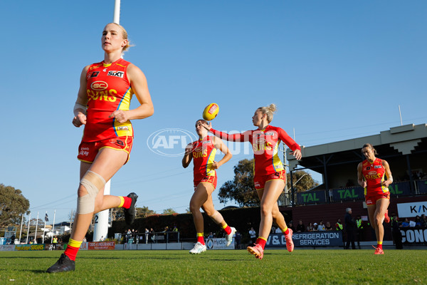 AFLW 2024 Round 06 - Hawthorn v Gold Coast - A-54575296