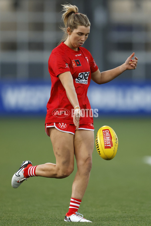 AFLW 2024 Round 06 - Essendon v Sydney - A-54575321