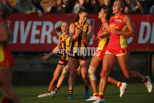 AFLW 2024 Round 06 - Hawthorn v Gold Coast - A-54576021