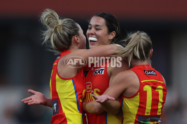 AFLW 2024 Round 06 - Hawthorn v Gold Coast - A-54583551