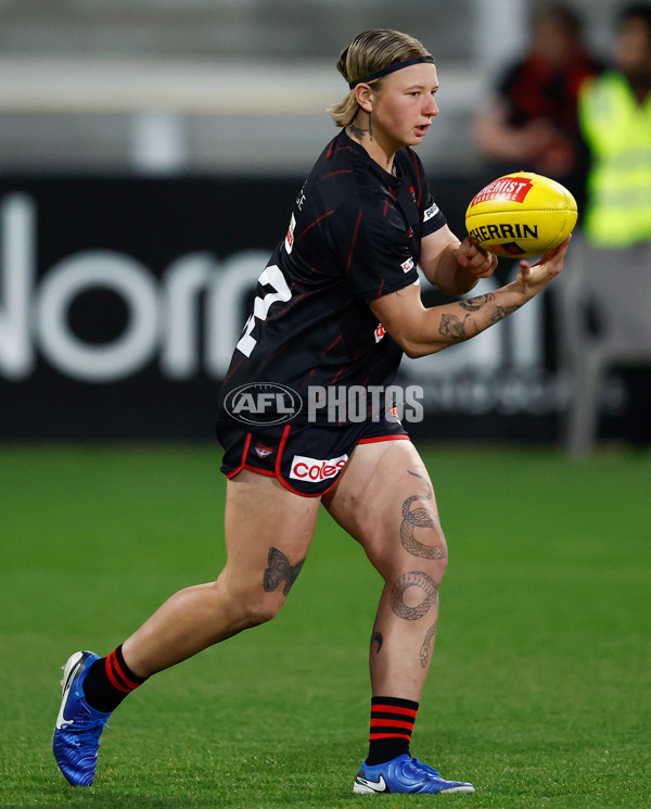 AFLW 2024 Round 06 - Essendon v Sydney - A-54583552