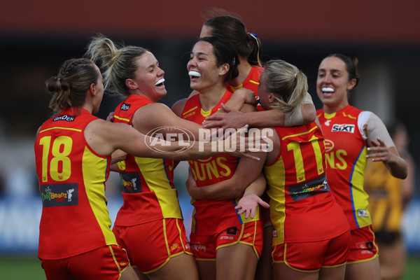 AFLW 2024 Round 06 - Hawthorn v Gold Coast - A-54583565