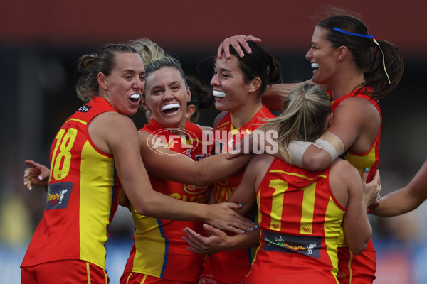 AFLW 2024 Round 06 - Hawthorn v Gold Coast - A-54585654