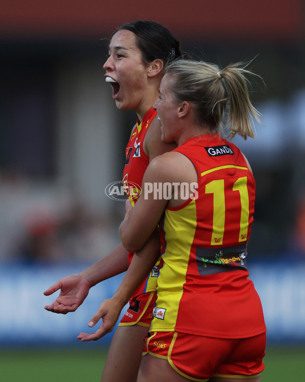 AFLW 2024 Round 06 - Hawthorn v Gold Coast - A-54585667