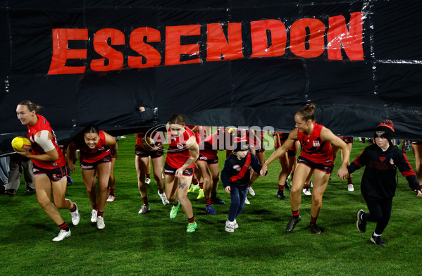 AFLW 2024 Round 06 - Essendon v Sydney - A-54590491