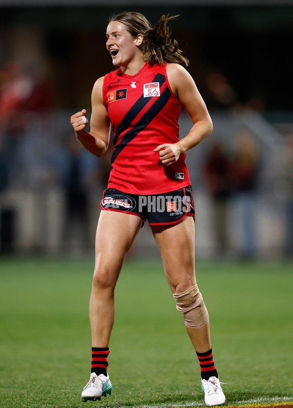 AFLW 2024 Round 06 - Essendon v Sydney - A-54593724