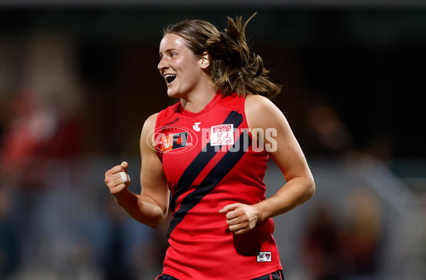 AFLW 2024 Round 06 - Essendon v Sydney - A-54593725